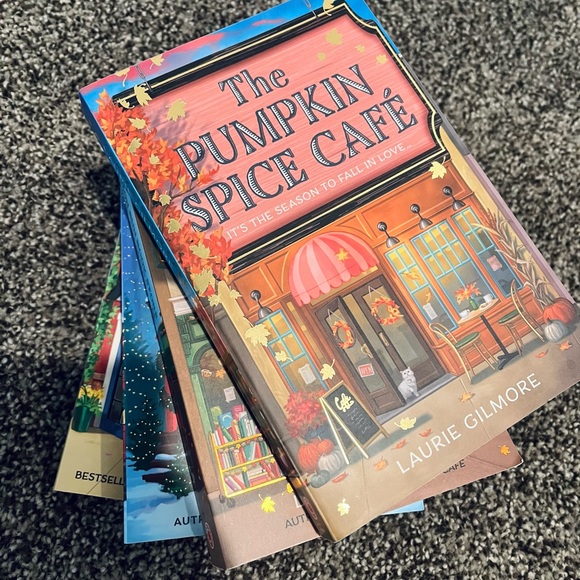 PUMPKIN SPICE CAFE Laurie Gilmore Book Set - Picture 9 of 9